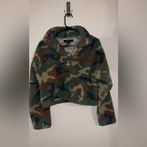 Small Forever 21 Camo Cropped Sweatshirt